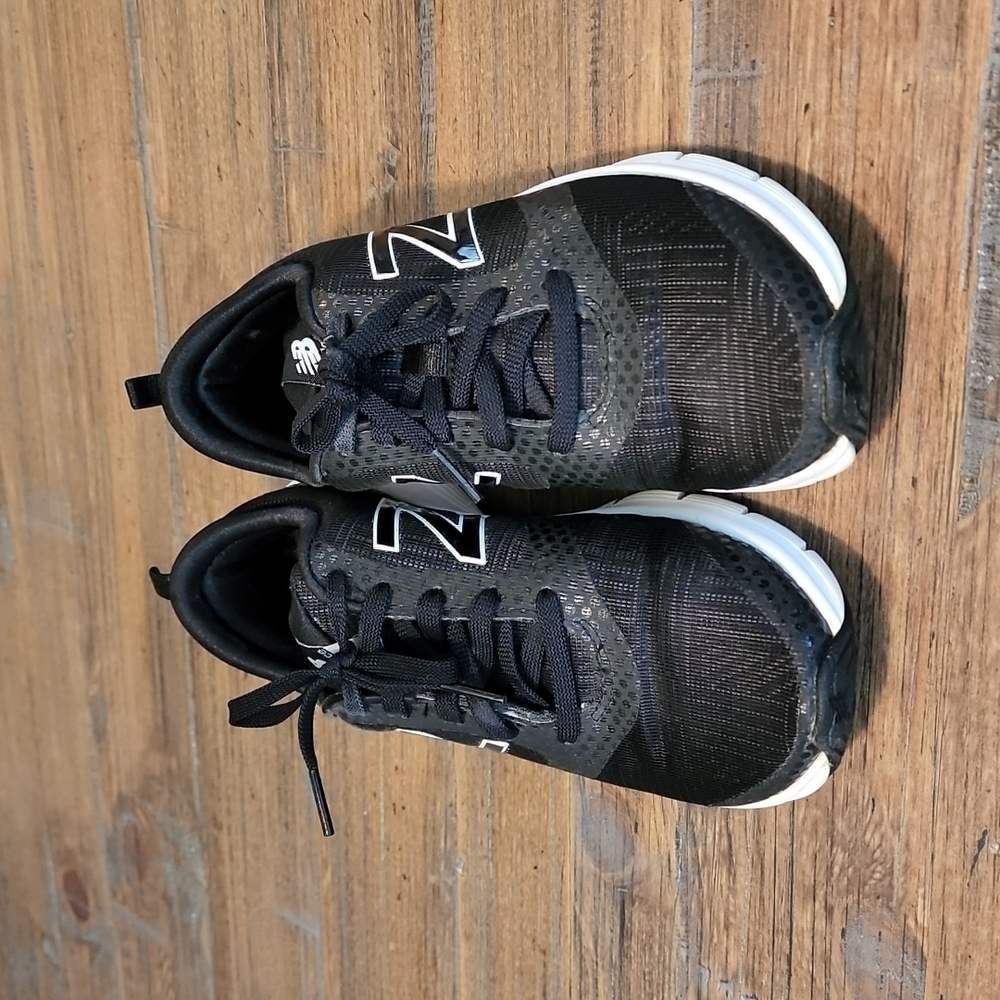 New Balance 711 womens size 6 in black